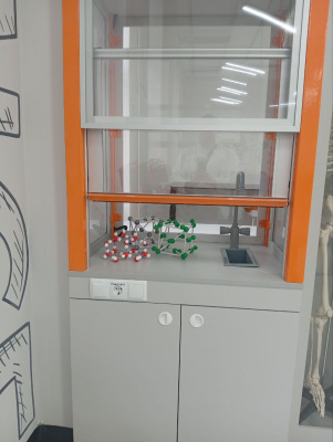 Шкаф вытяжной демонстрационный